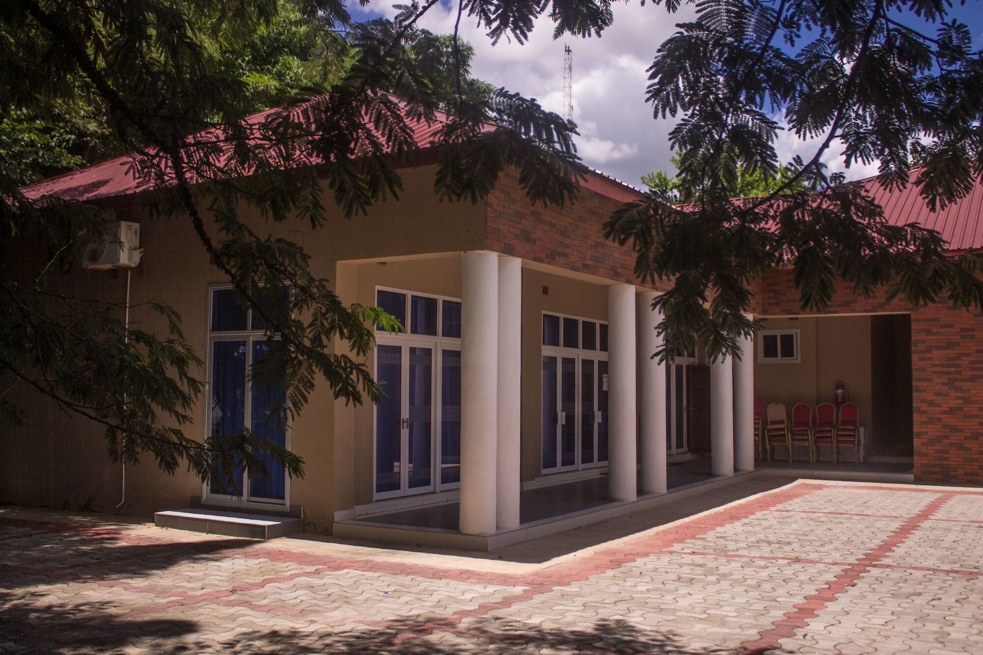 Waterfalls Hotel Лусака Екстериор снимка